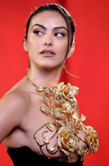 Camila Mendes