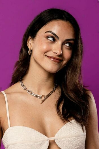 Camila Mendes