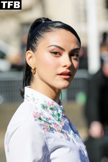 Camila Mendes