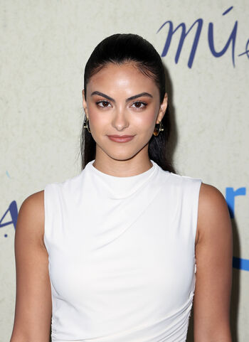 Camila Mendes