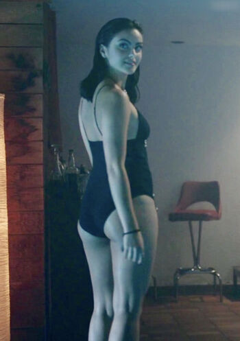 Camila Mendes