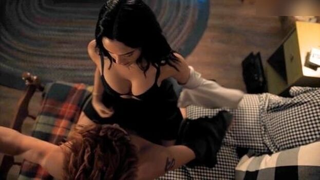 Camila Mendes
