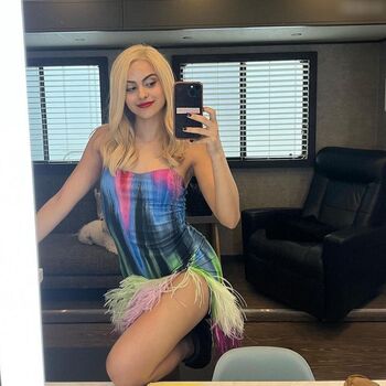 Camila Mendes