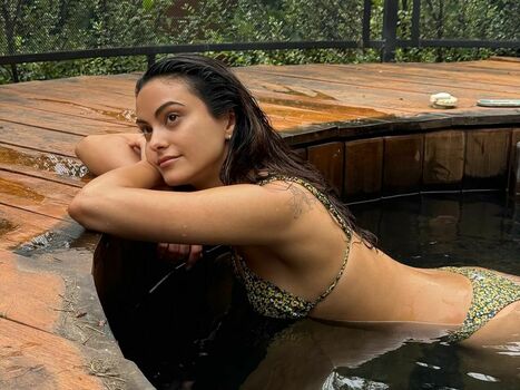 Camila Mendes
