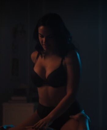 Camila Mendes