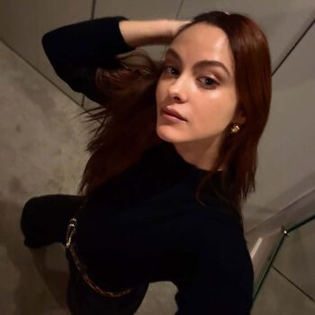 Camila Mendes