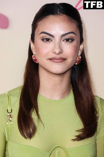 Camila Mendes