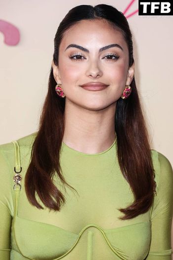 Camila Mendes