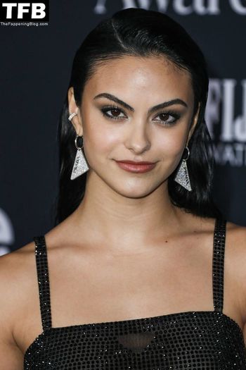 Camila Mendes