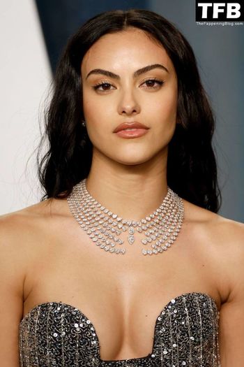 Camila Mendes