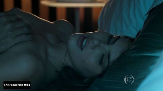 Camila Queiroz