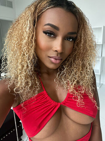 canadianyogababe