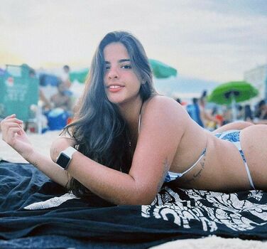 Carine Malheiros