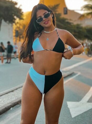 Carine Malheiros