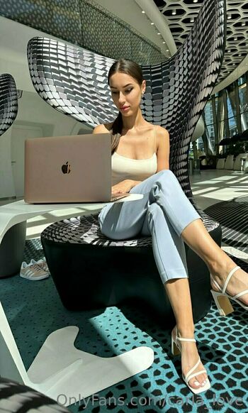 carla_love