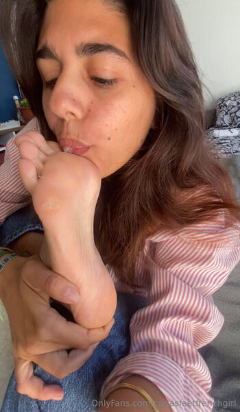 carlasfeetfrenchgirl