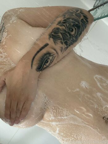 carly_coco