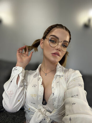 carlyonlycarly