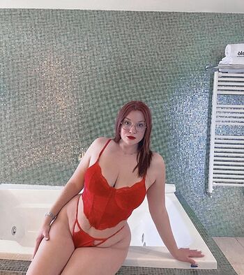 carmen_curvy