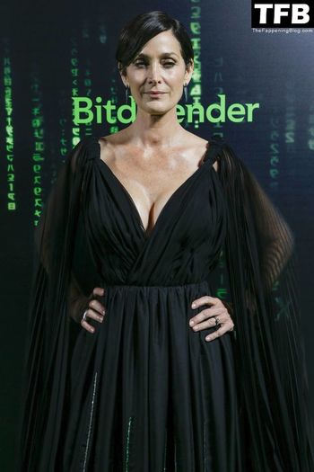 Carrie-Anne Moss