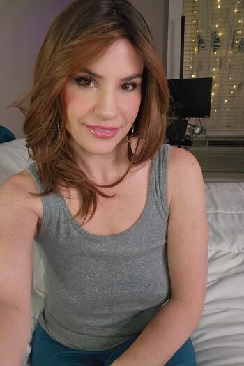 Cassie Cross