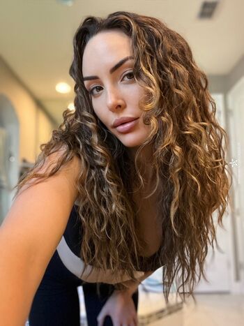 Cassie Lee