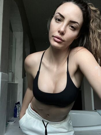 Cassie Lee