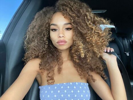 Cecilia Lion
