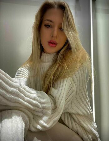 charlize_ice