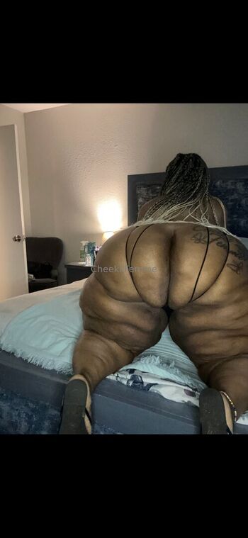 cheekiifemme02