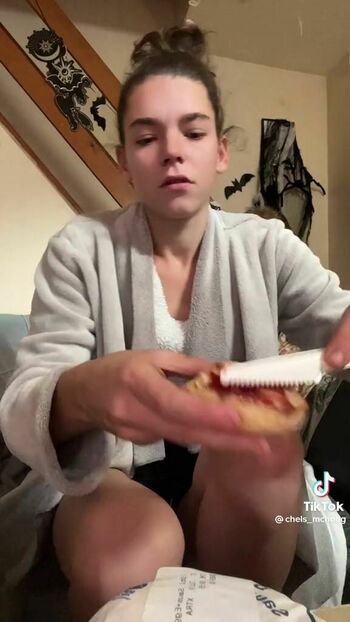 Chels McHodg