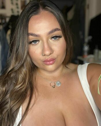 Chelsea Leigh