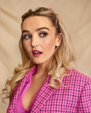 Chloe Fineman