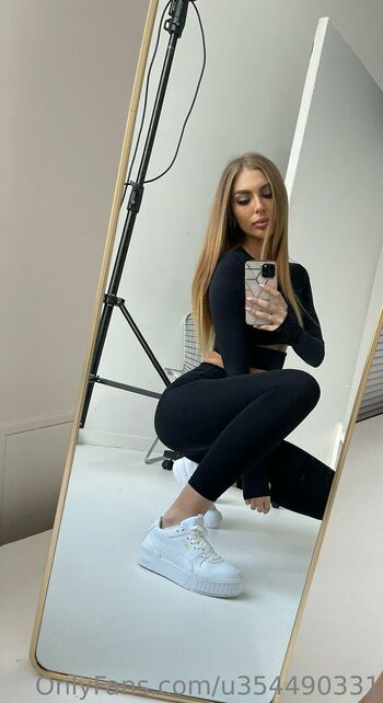 chloe_g