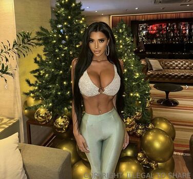 Chloe Khan