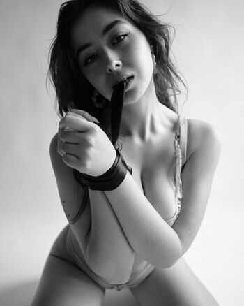 Chloe Surreal