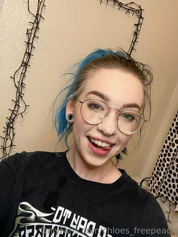 chloes_freepeach
