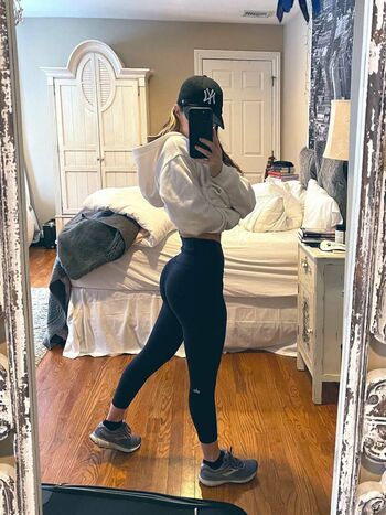 Chrissy Costanza