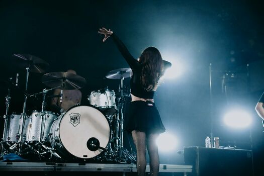 Chrissy Costanza