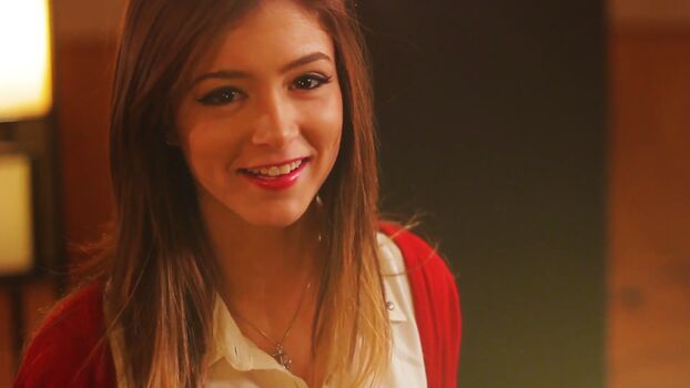 Chrissy Costanza