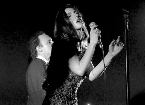 Chrysta Bell
