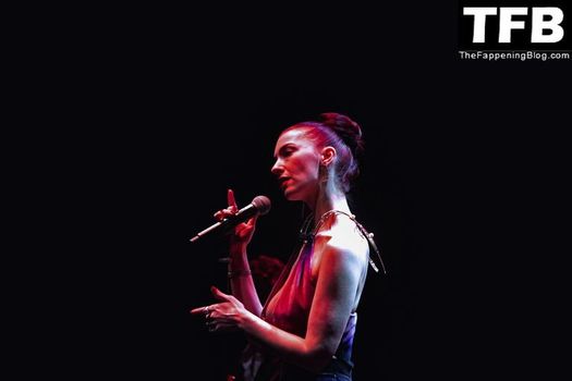Chrysta Bell