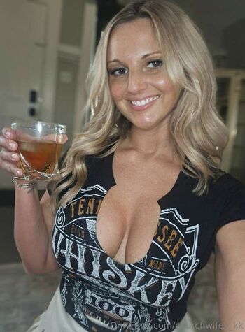 churchwifey_kk