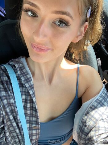 clariceweston98