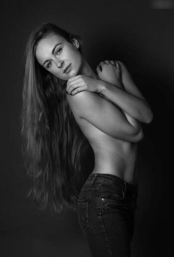 Claudia Struwe (flying_claudia_)