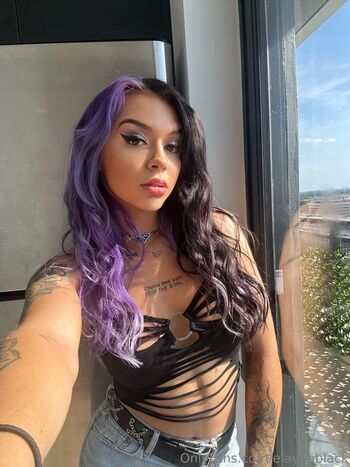 Cora Jade