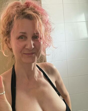 Corrinne Wicks