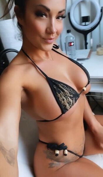 Courtney Tillia