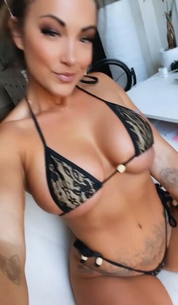 Courtney Tillia