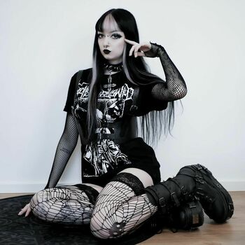 CreepyCassy